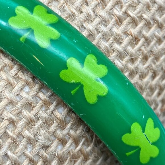 St Patricks Day Irish Bracelet 7 In As Is Green Bangle Lucky Shamrock Clover - Picture 3 of 5